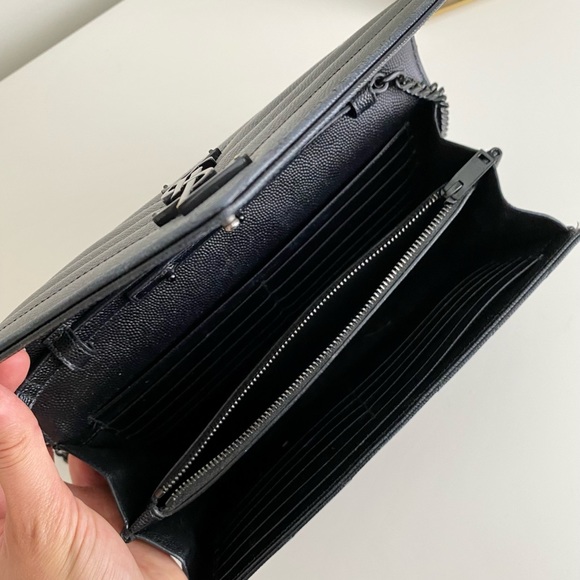 Saint Laurent Chain Envelope Bag - Picture 5 of 5